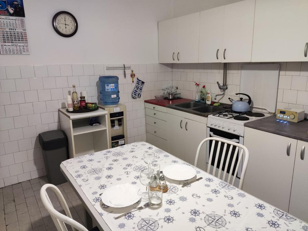 Vintage Apartment In The Center Of Újvidék Kültér fotó